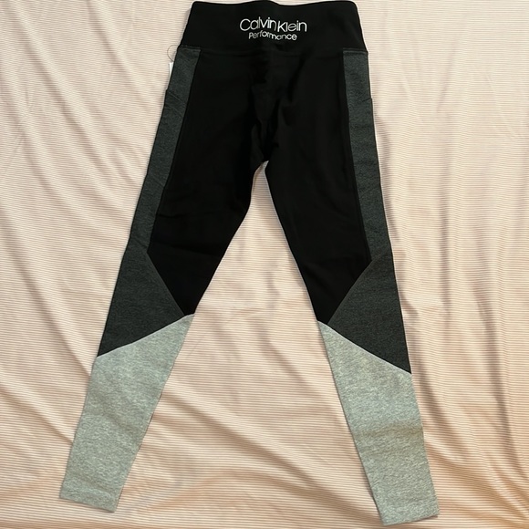 Calvin Klein Performance Legging NWT👟 - Picture 3 of 4